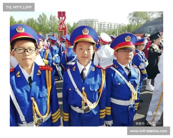 仪仗队成员为开幕式排练至晚上九点，称再苦再累也值得